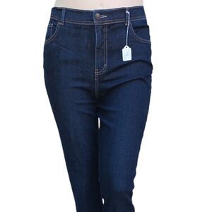 550818...Gloria Vanderbilt Straight Jeans Size 14P, W32" 28"Inseam 11"Rise